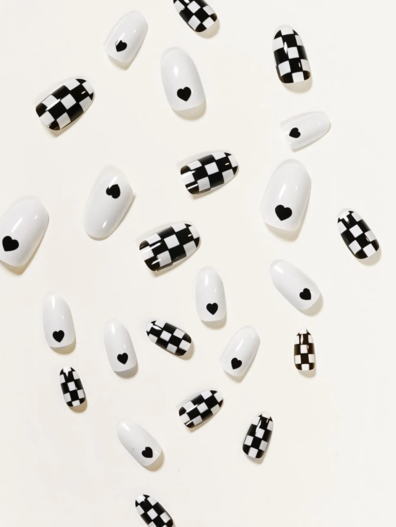24pcs Checkered Pattern Nail & 1pc Tape & 1pc Nail File - Black and White