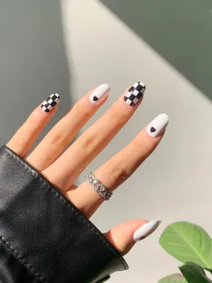 24pcs Checkered Pattern Nail & 1pc Tape & 1pc Nail File - Black and White