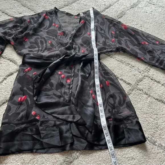 90s Victoria’s Secret robe Sheer Chiffon Black Silky Satin red Floral medium