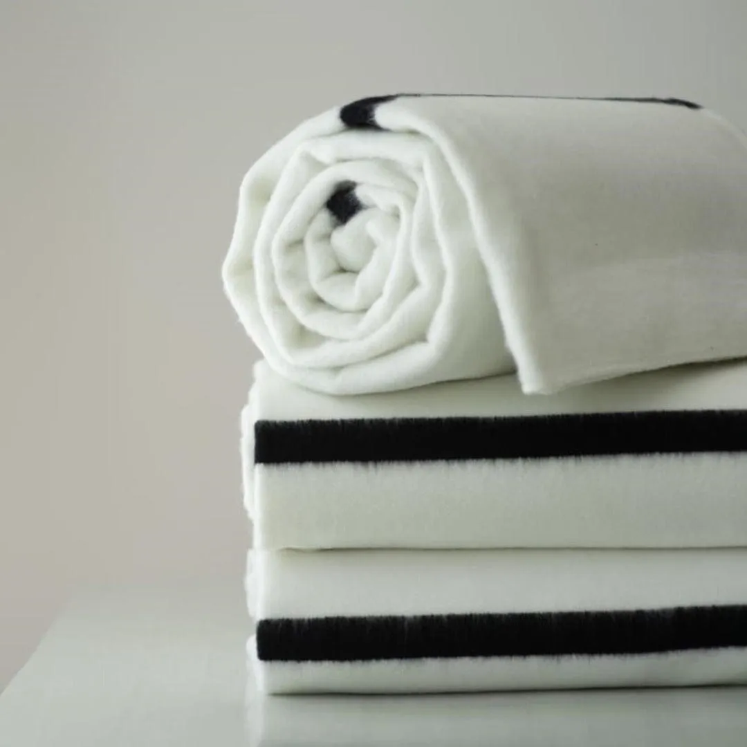 Aranda Tribal Black Stripe Xhosa Blanket 180x200cm White/black