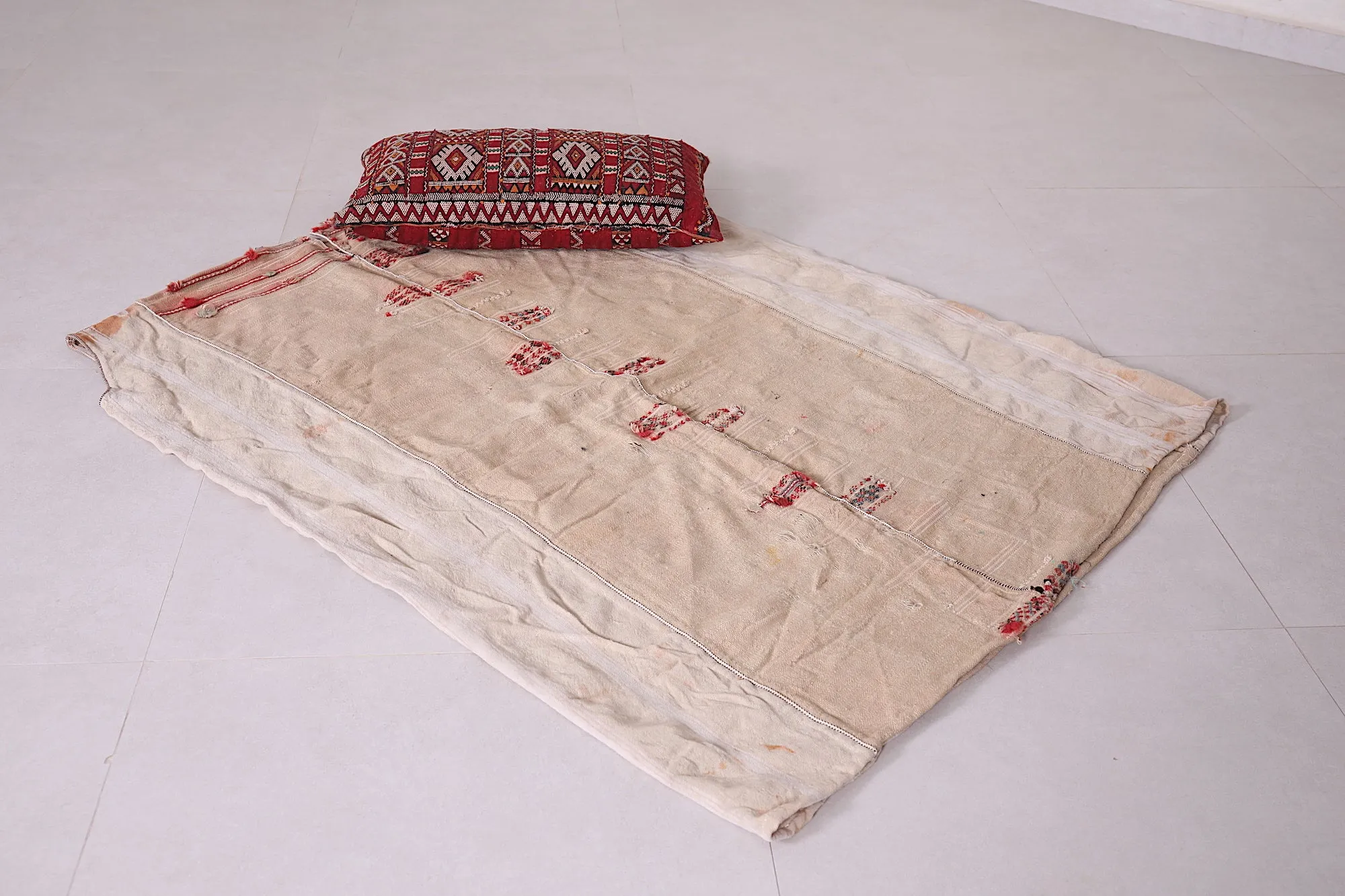 Beige Moroccan Runner Rug - 3.3 X 4.4 Feet | Handwoven Kilim
