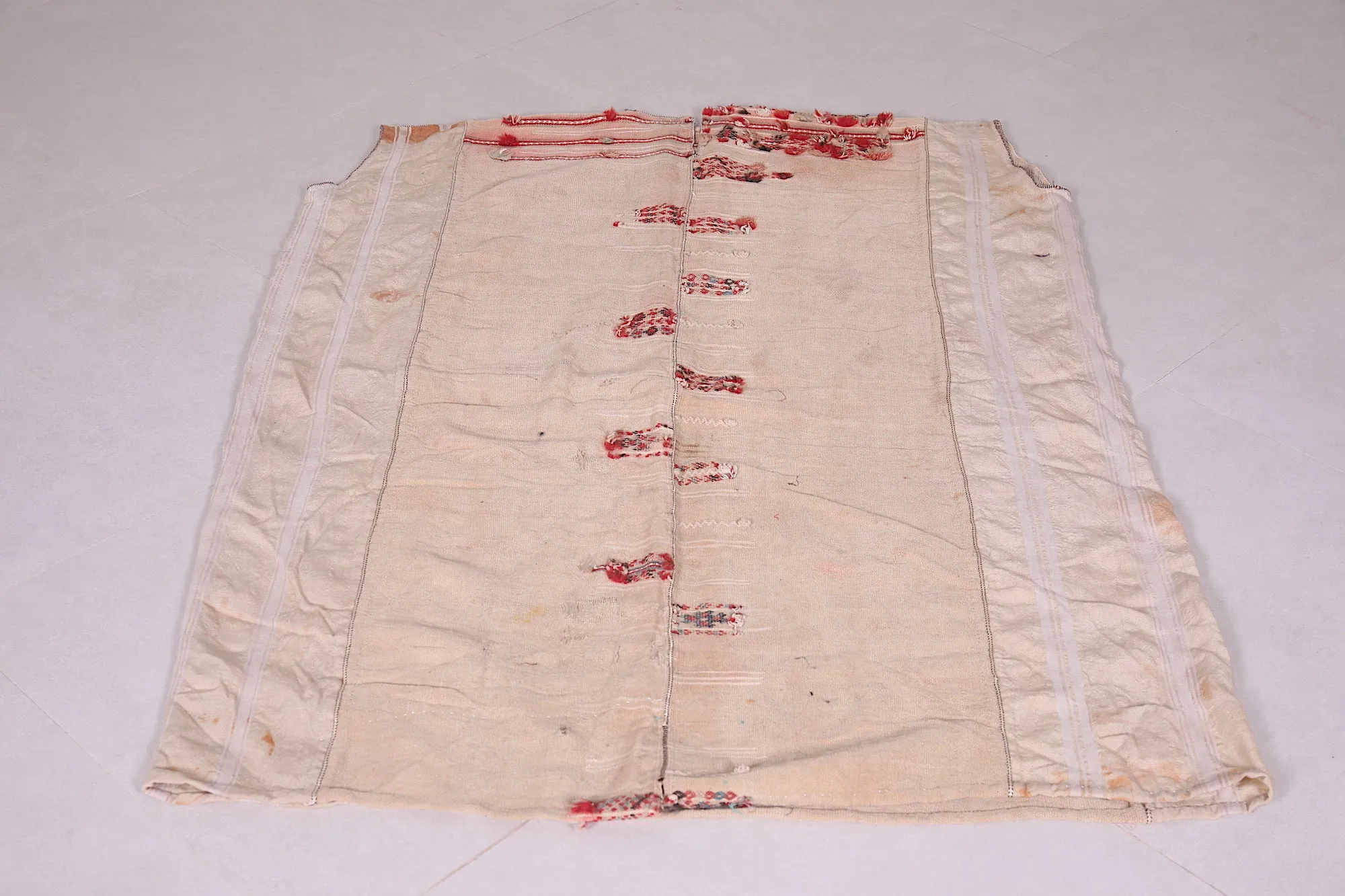 Beige Moroccan Runner Rug - 3.3 X 4.4 Feet | Handwoven Kilim