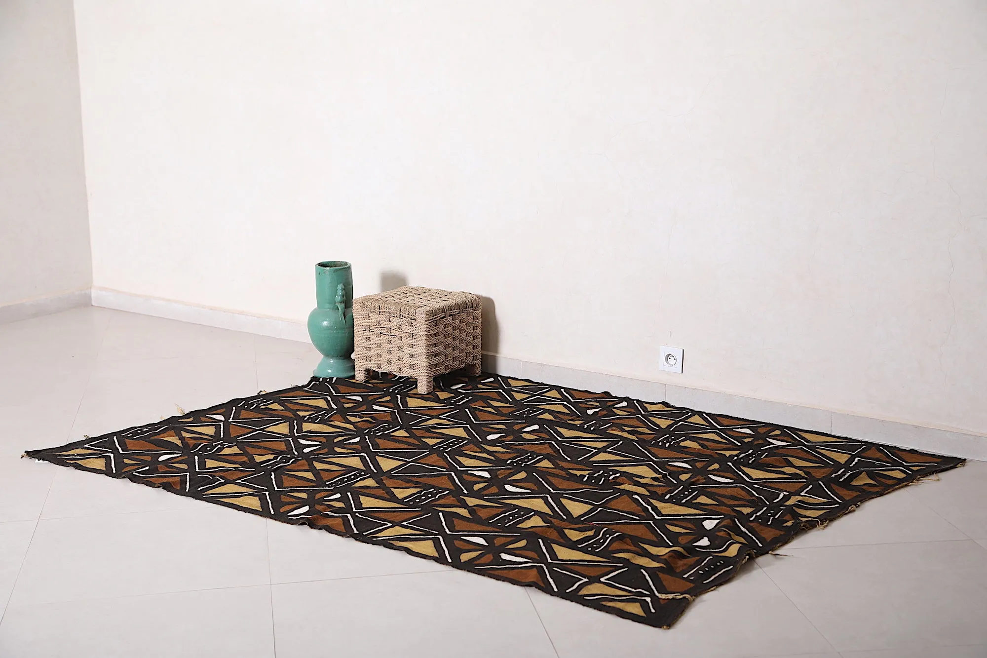 Bold African Tribal Handwoven Kilim Rug - 5.2 FT X 7 FT