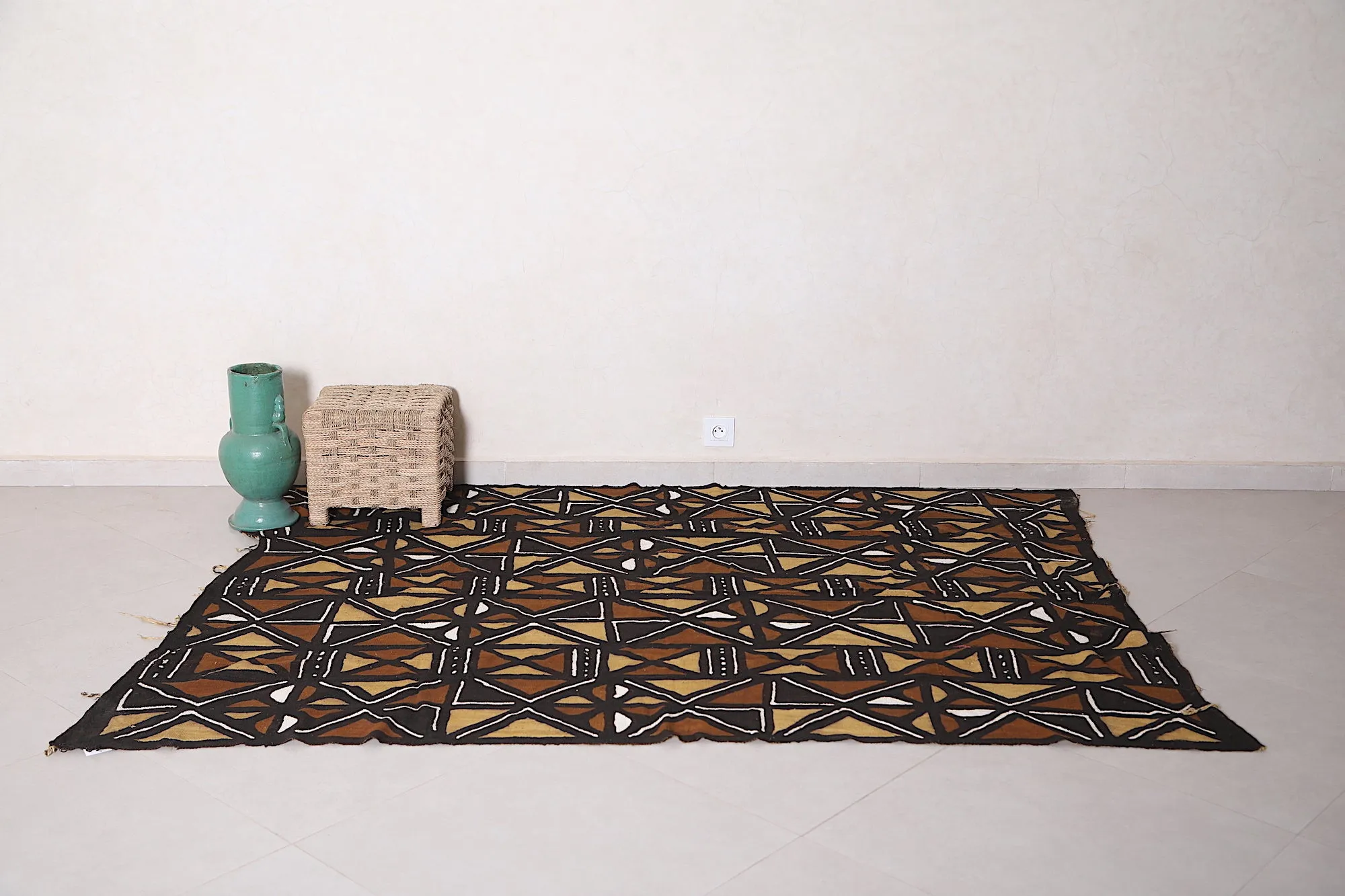 Bold African Tribal Handwoven Kilim Rug - 5.2 FT X 7 FT