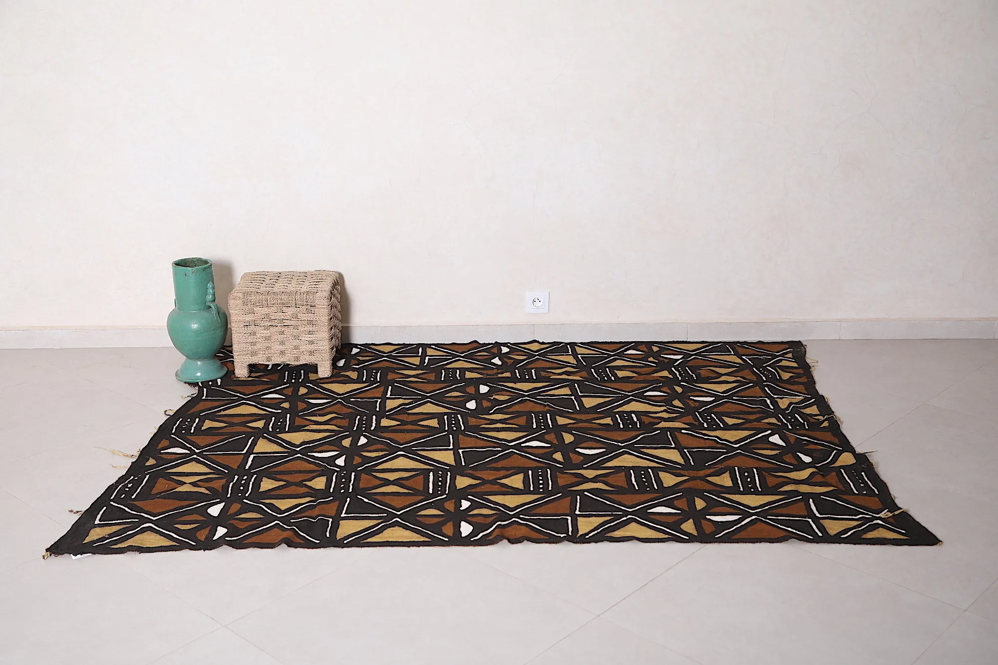 Bold African Tribal Handwoven Kilim Rug - 5.2 FT X 7 FT