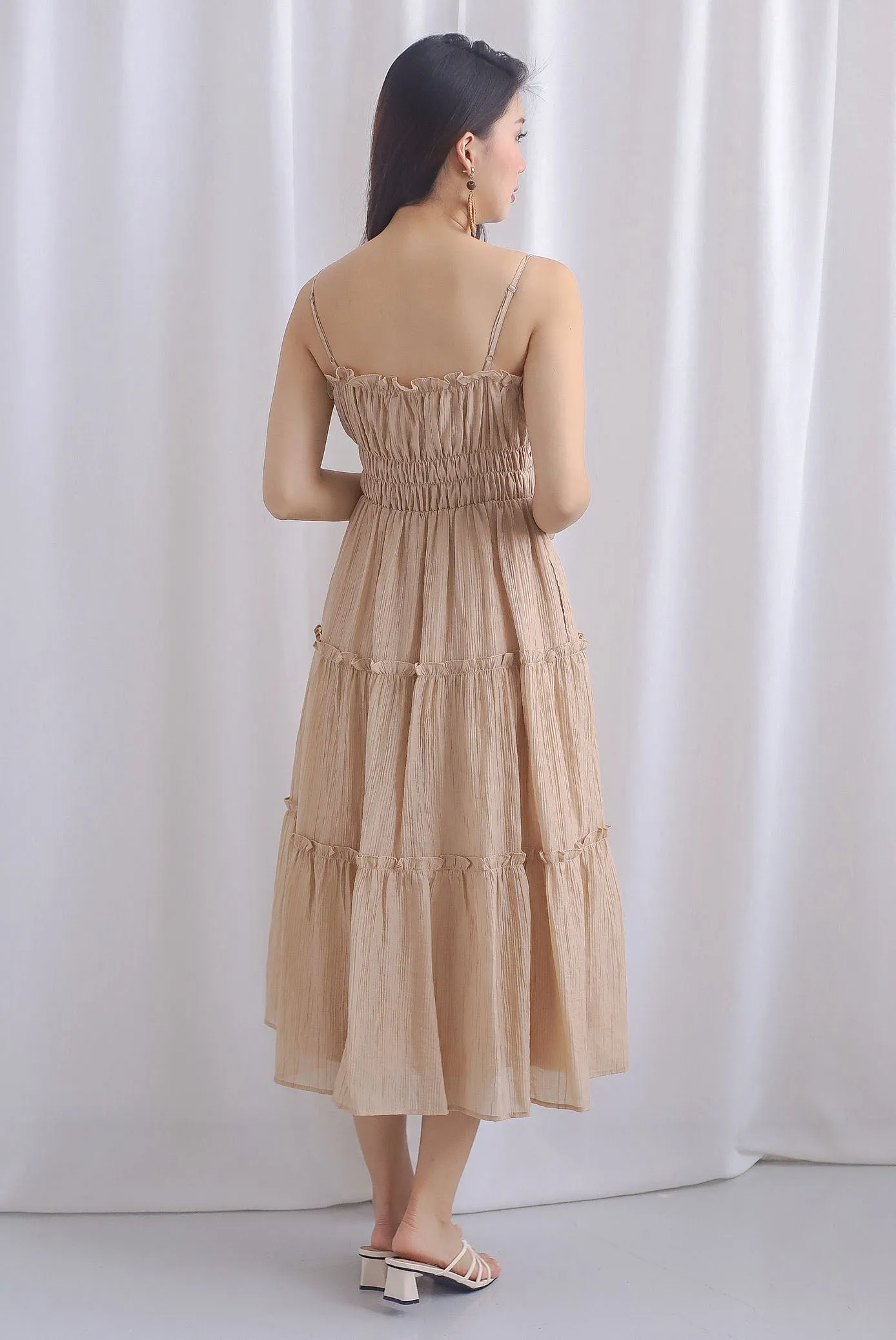 Ellee Organza Chiffon Ruffle Dress In Mocha