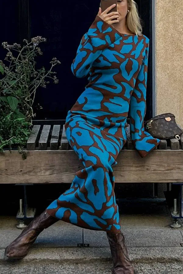Graphic Print Fitted Knit Maxi Dress