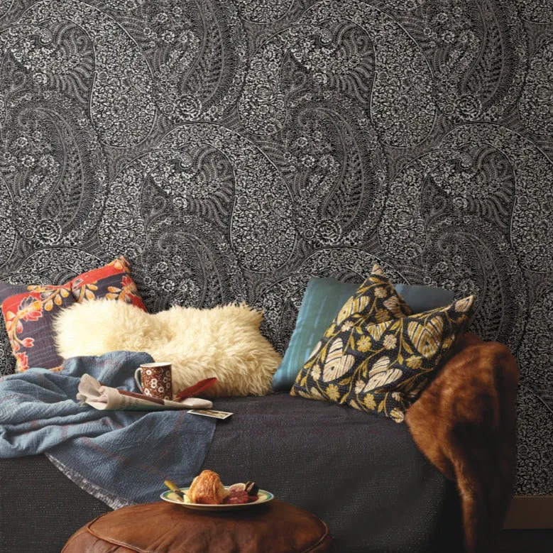 Kashmir Dreams Paisley Wallpaper Black (60 SqFt)