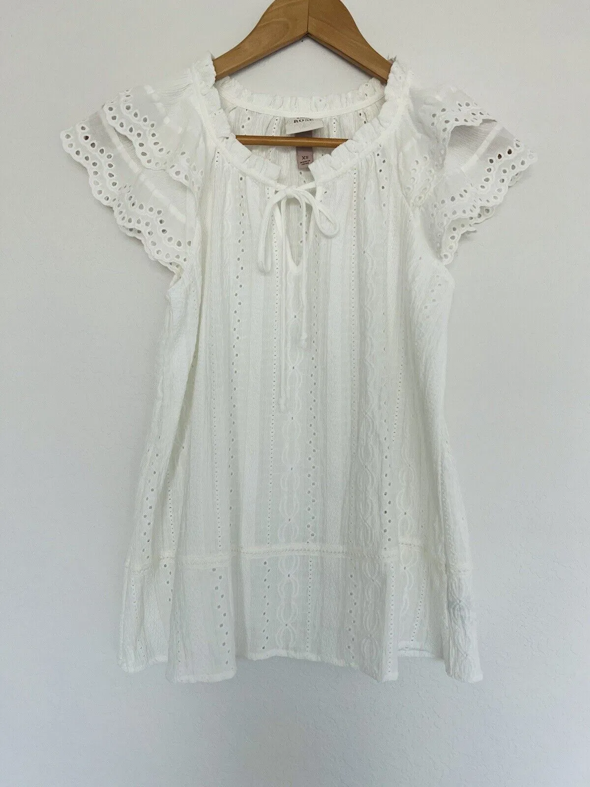 KNOX ROSE White Blouse Sz XS Boho Tassel V-Neck Floral Eyelet White Top