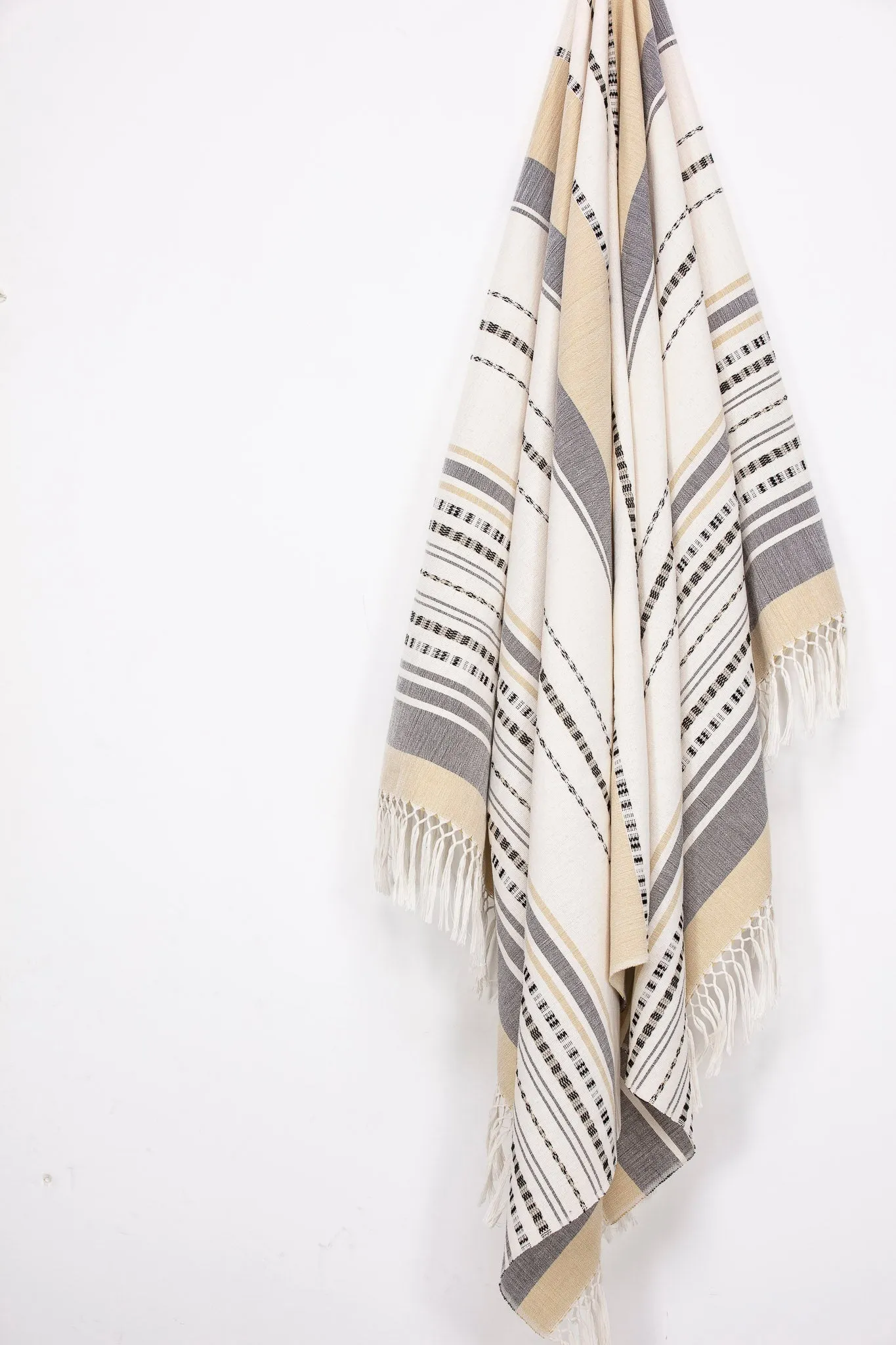 Mitla Throw, Blonde