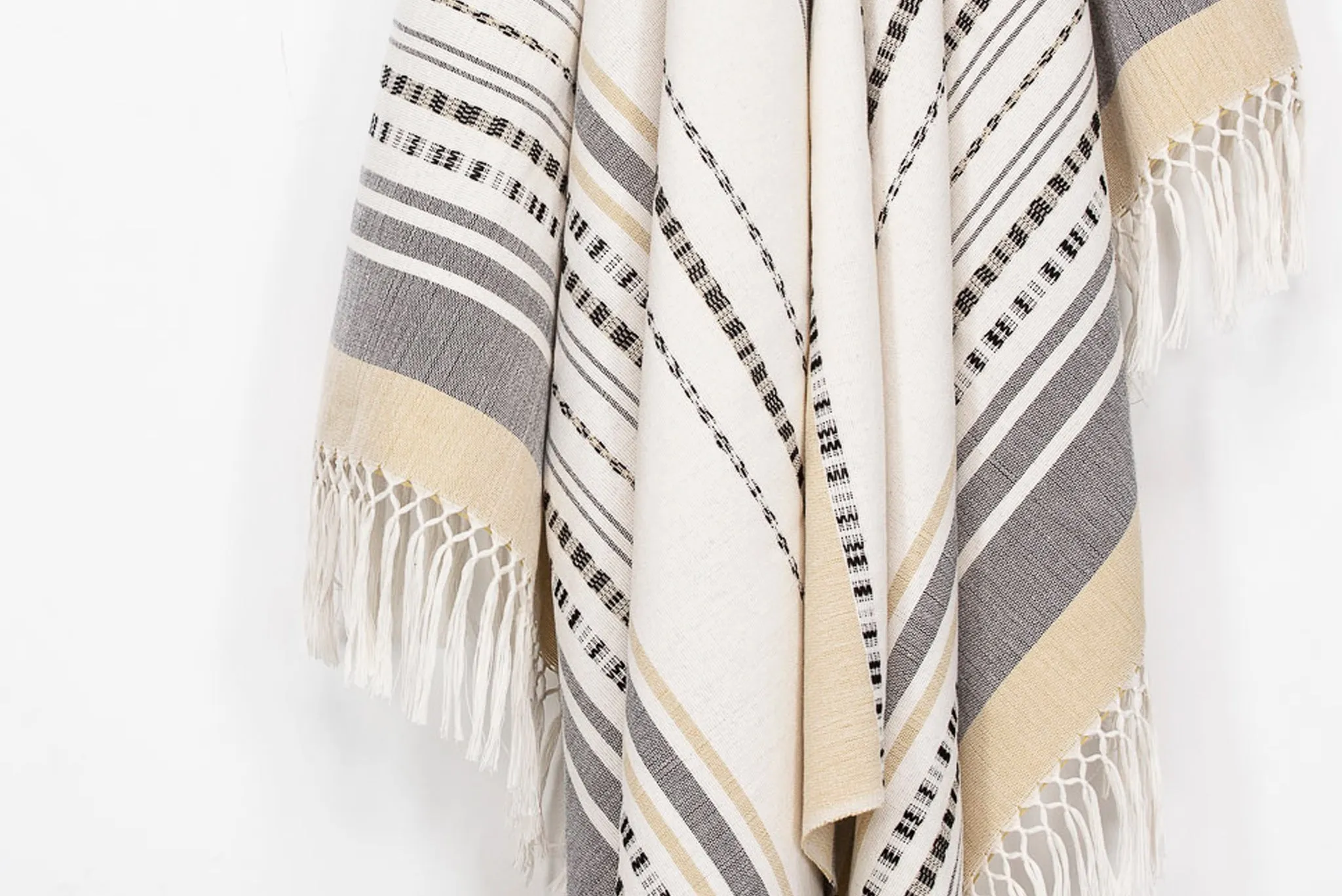 Mitla Throw, Blonde