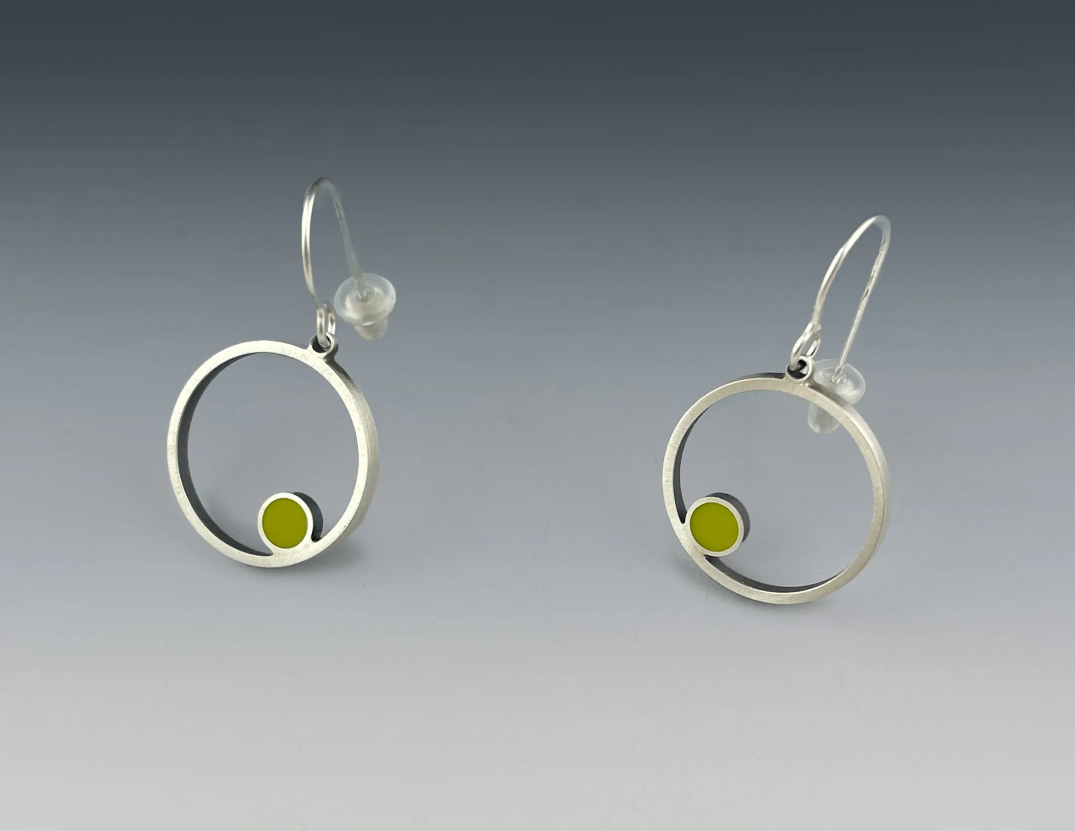 Nest Small Circle Dangle Earrings