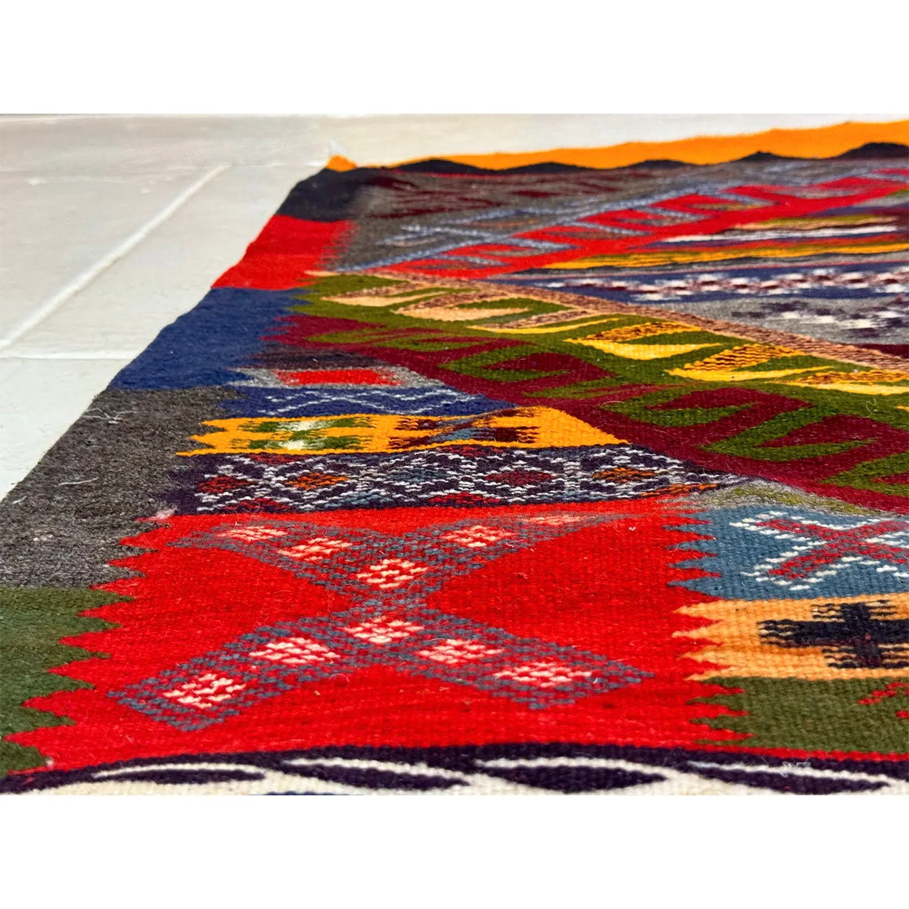 No. 824 | 2’ 3” x 7’ 2”