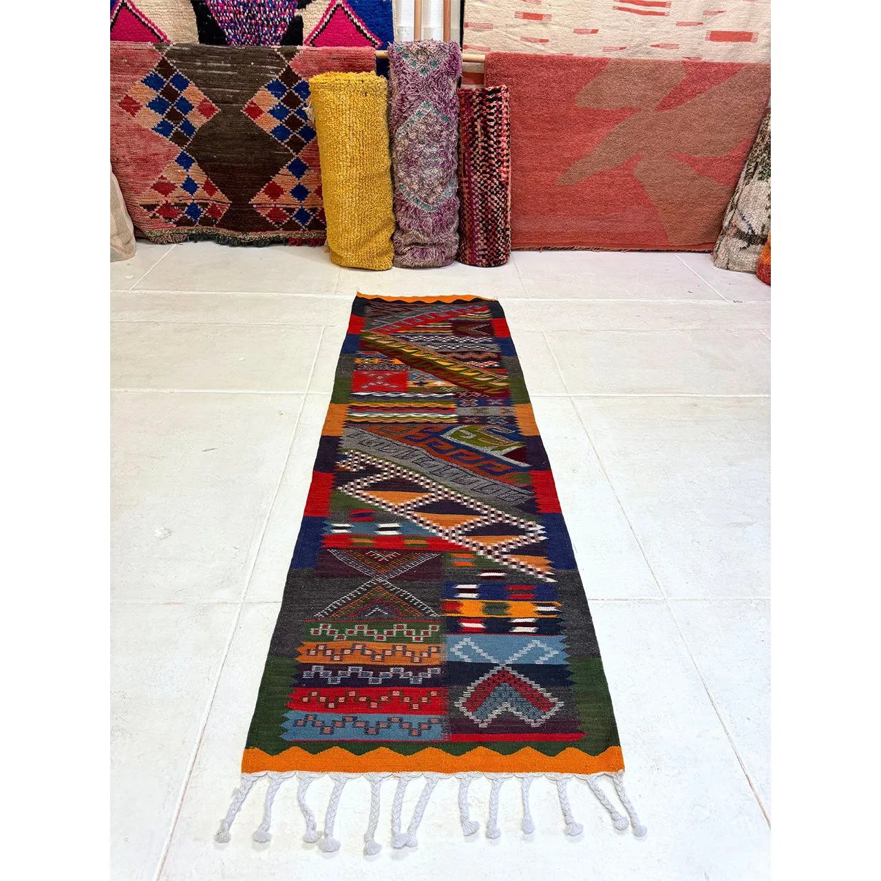 No. 824 | 2’ 3” x 7’ 2”