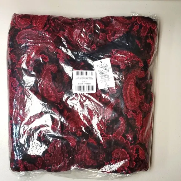 ❤NWT TORRID DRESS - TEA LENGTH - A-LINE PAISLEY CHIFFON - OPEN BACK - PLUS SIZE