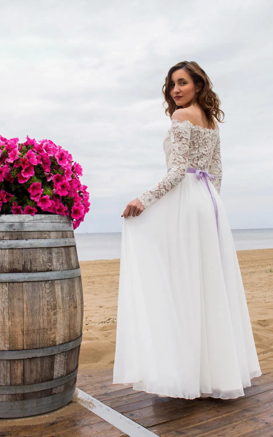 Off-Shoulder Long Sleeve Closed Sheer Back Wedding Dress With Chiffon Skirt-ET_711369