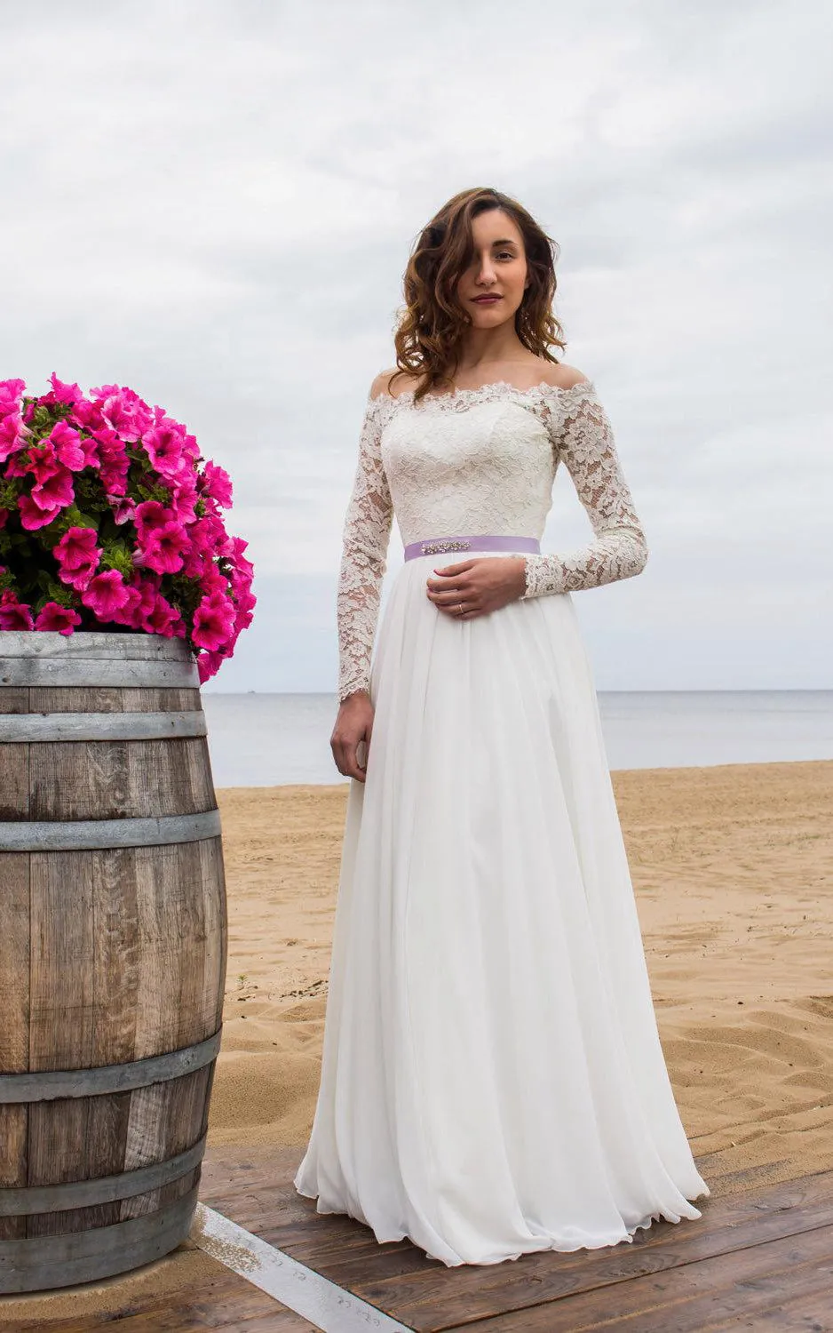 Off-Shoulder Long Sleeve Closed Sheer Back Wedding Dress With Chiffon Skirt-ET_711369