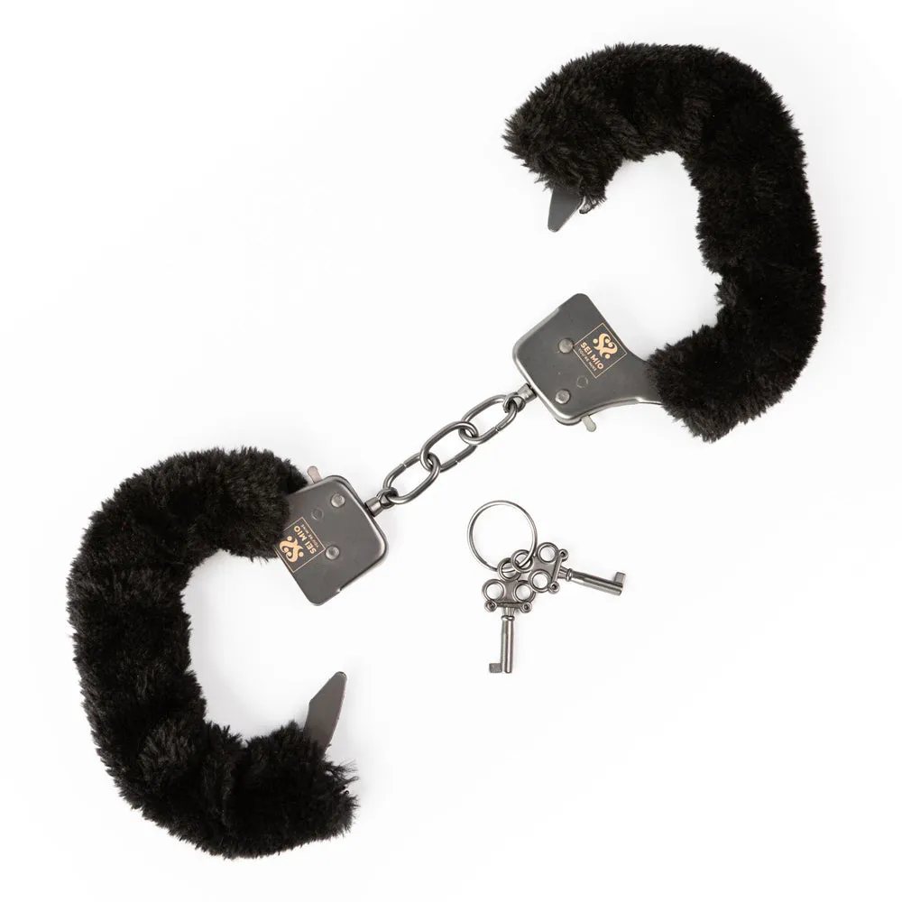 SEI MIO Cuff Love Furry Metal Handcuffs