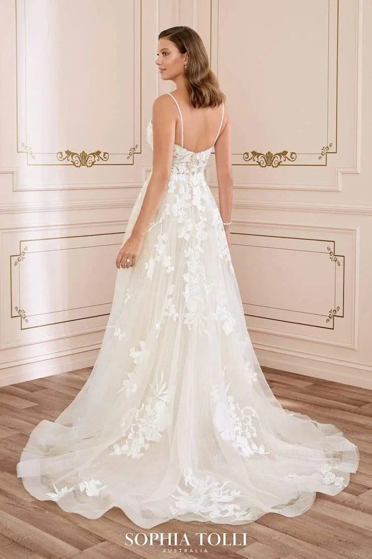 Sophia Tolli: Y22051 - Nikita