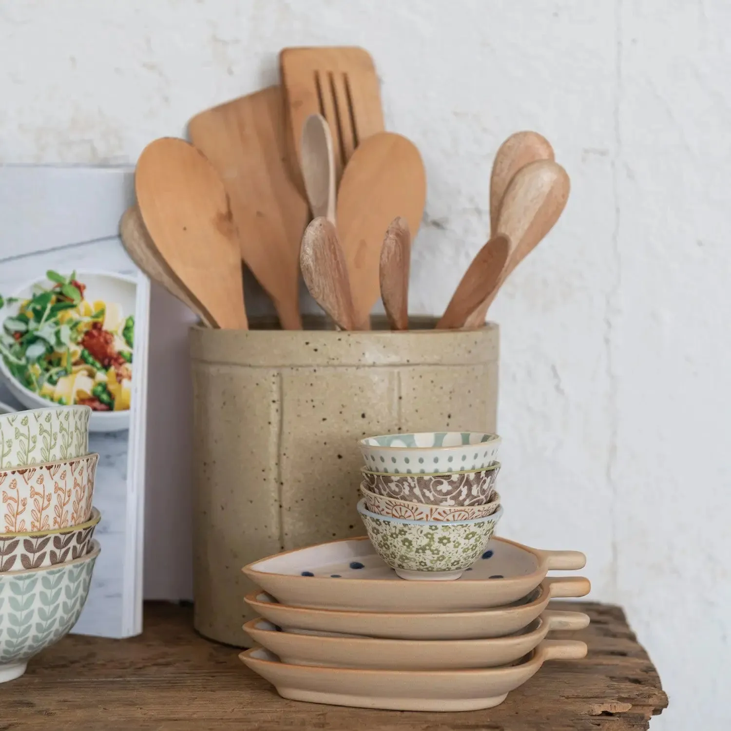 STONEWARE PINCH POT WITH PATTERN