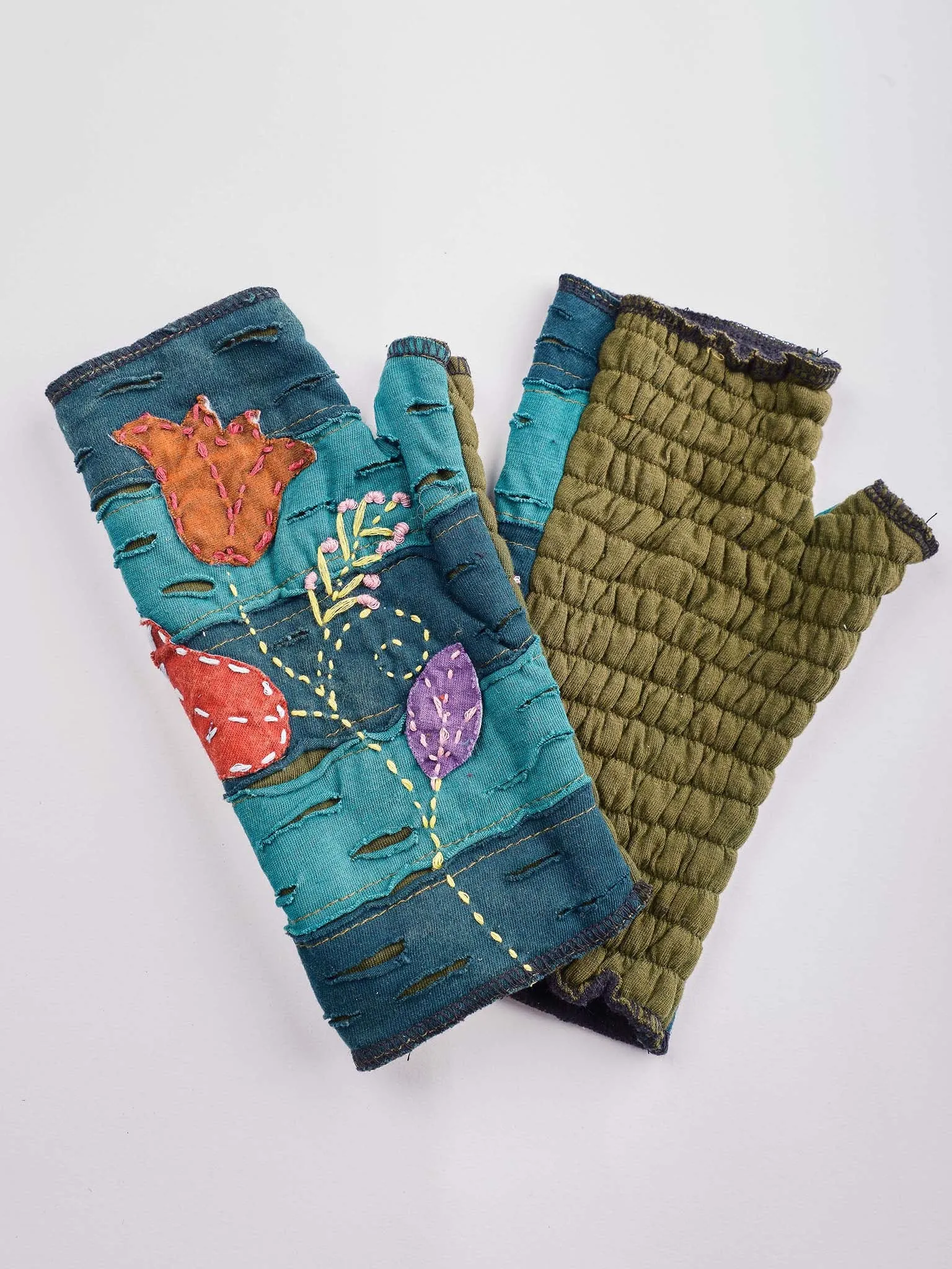 Tulip Embroidered Cotton Hamdwarmer.