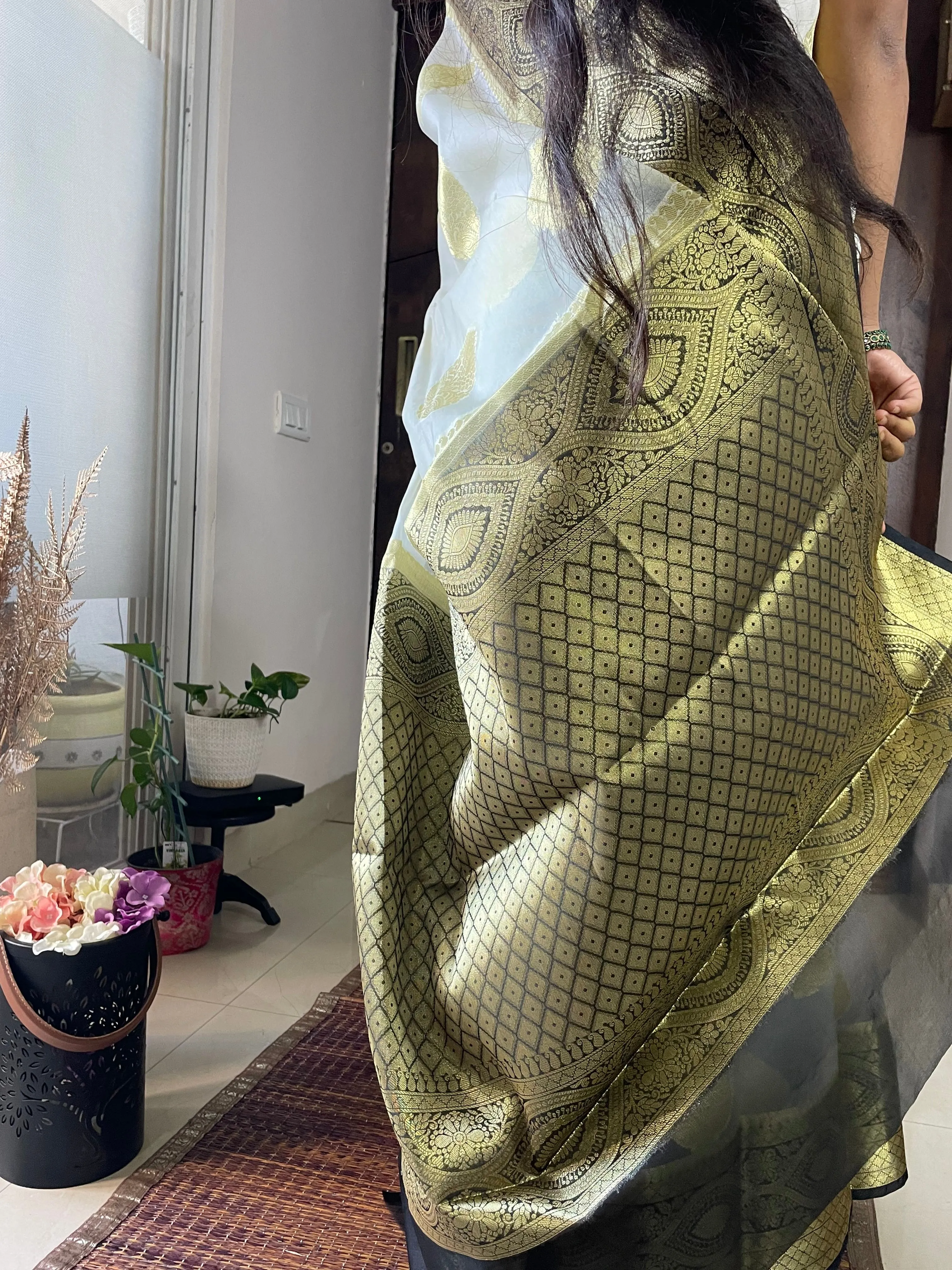 White Gold Banarasi Semi Kora Organza Party/Festive Saree